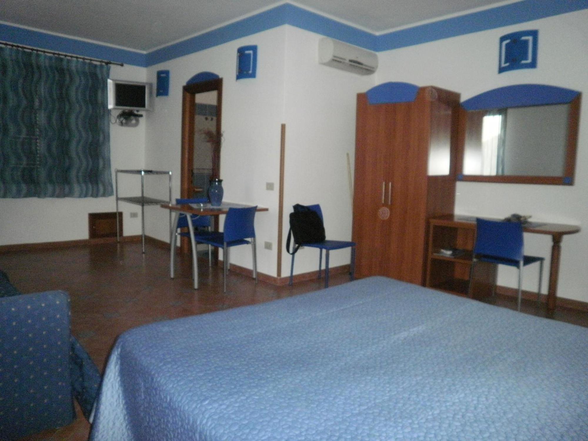 Sogni Nel Blu Aparthotel Isola di Ustica Room photo