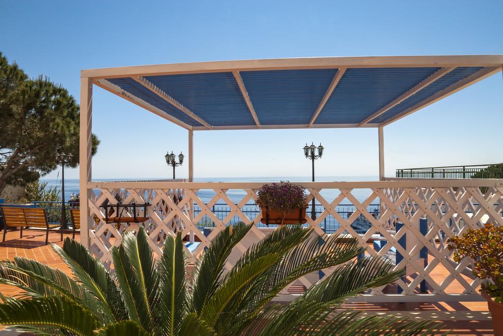 Sogni Nel Blu Aparthotel Isola di Ustica Exterior photo