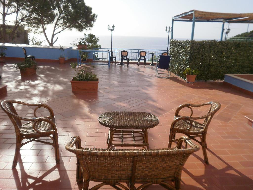 Sogni Nel Blu Aparthotel Isola di Ustica Exterior photo