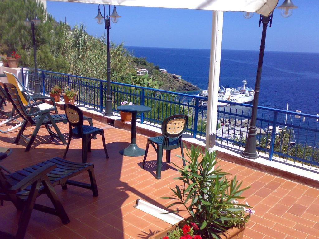 Sogni Nel Blu Aparthotel Isola di Ustica Exterior photo