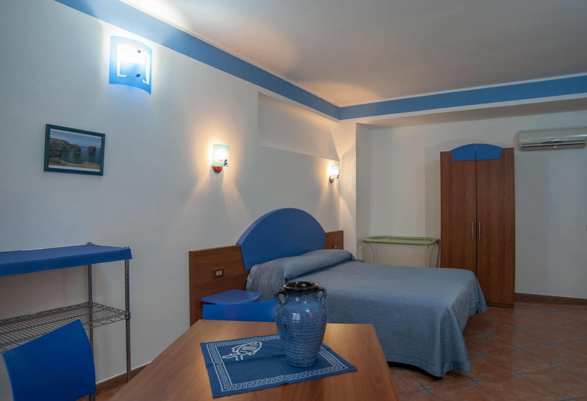 Sogni Nel Blu Aparthotel Isola di Ustica Exterior photo