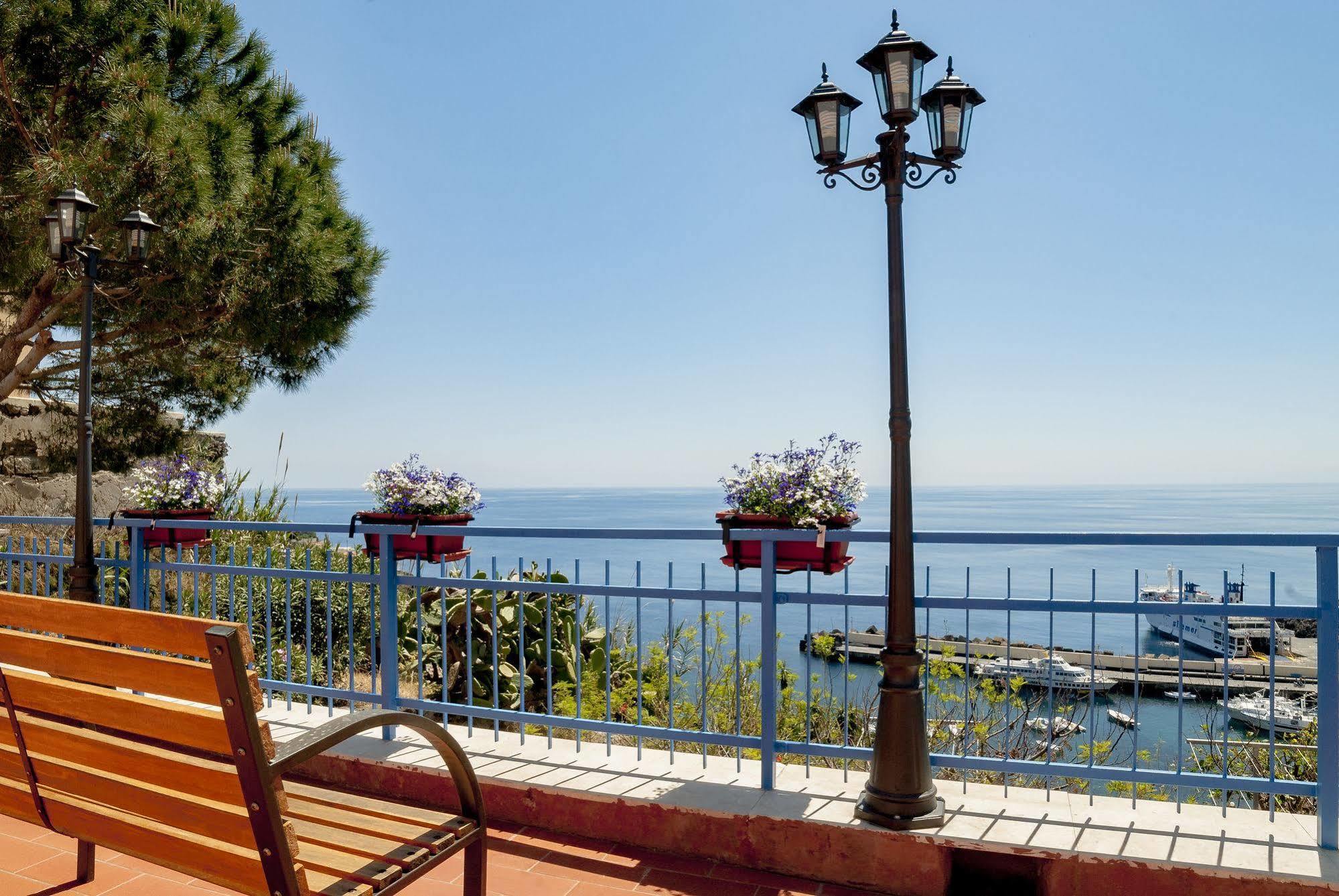Sogni Nel Blu Aparthotel Isola di Ustica Exterior photo